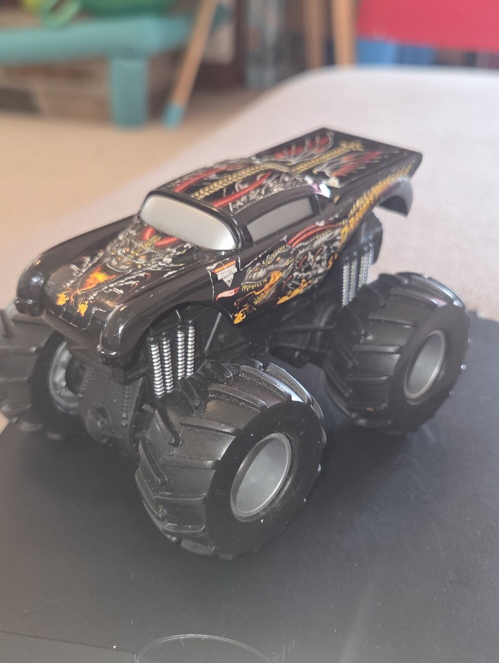 2010 Mattel Hot Wheels Monster Jam Rev Tredz Dragon's Breath 1/43 Scale Truck